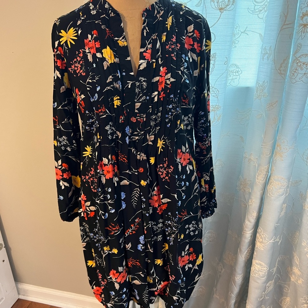 Old Navy black floral mini USED